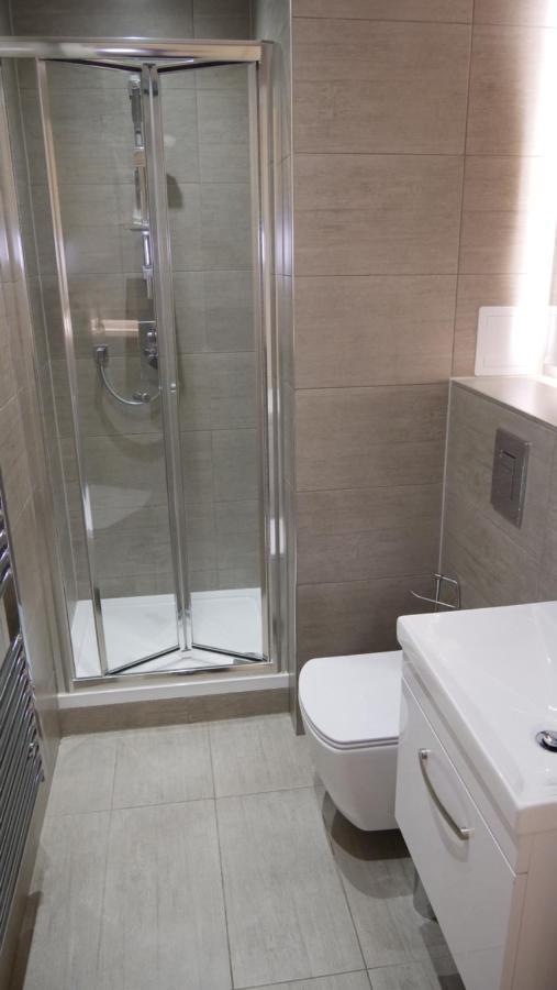 Stylish 2 Bedrooms, 2 Bathrooms With Workspace In Milton Keynes Exterior photo